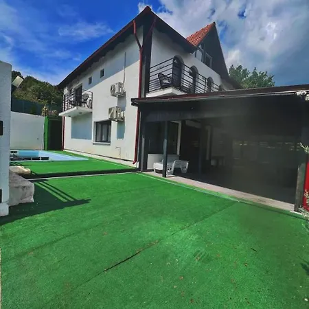 Casa Aryana *